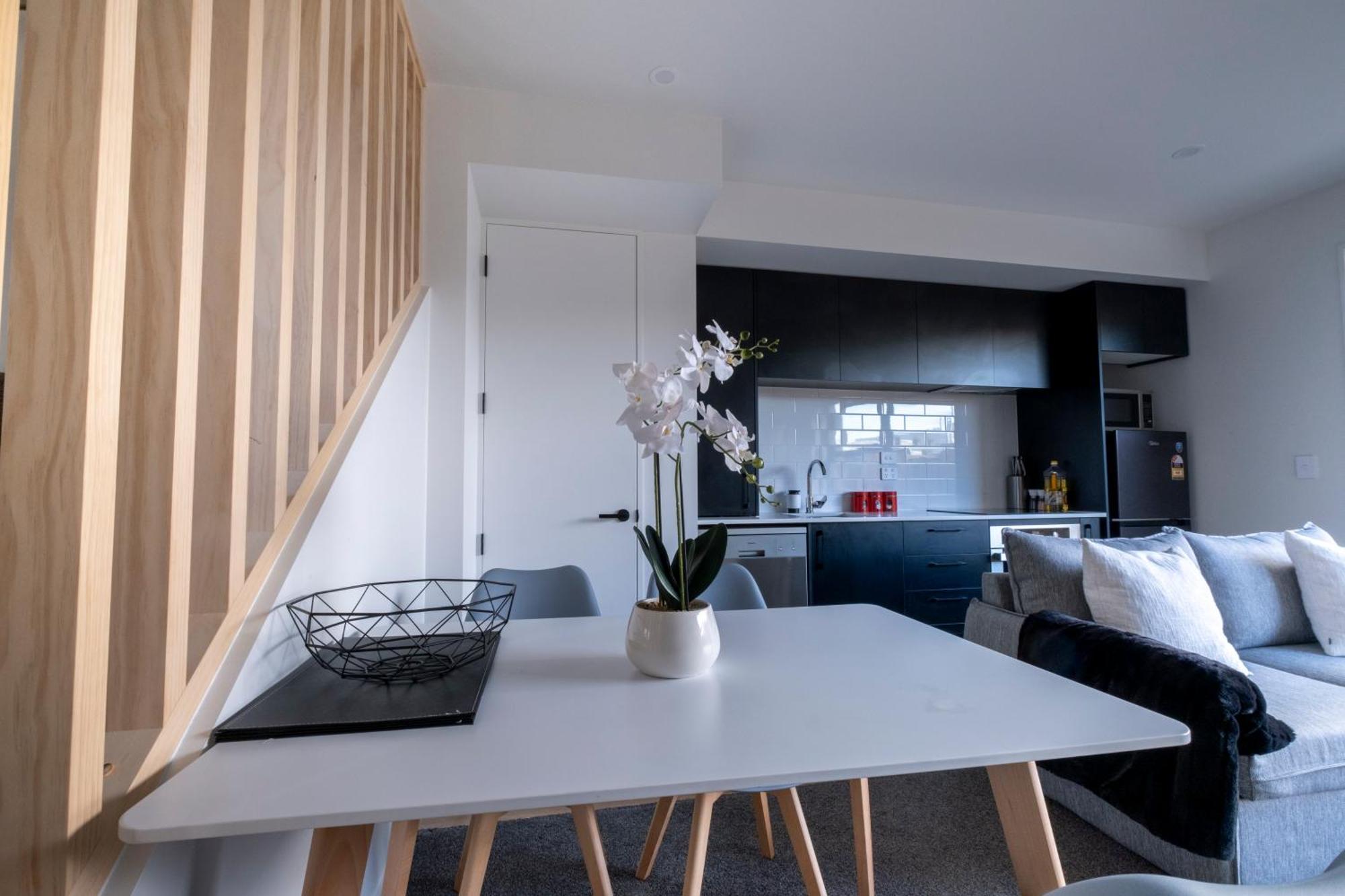 Luxury 2 Bed Townhome In Cbd 크라이스트처치 외부 사진