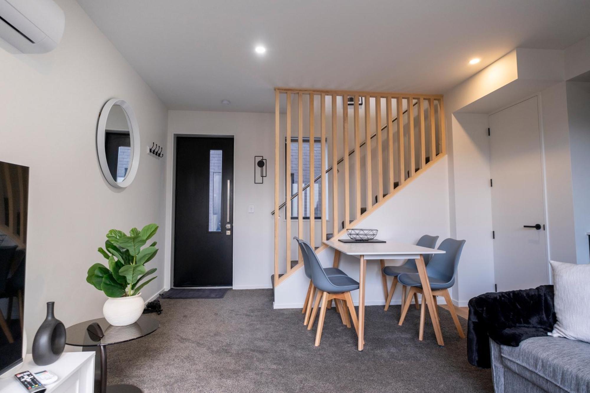 Luxury 2 Bed Townhome In Cbd 크라이스트처치 외부 사진