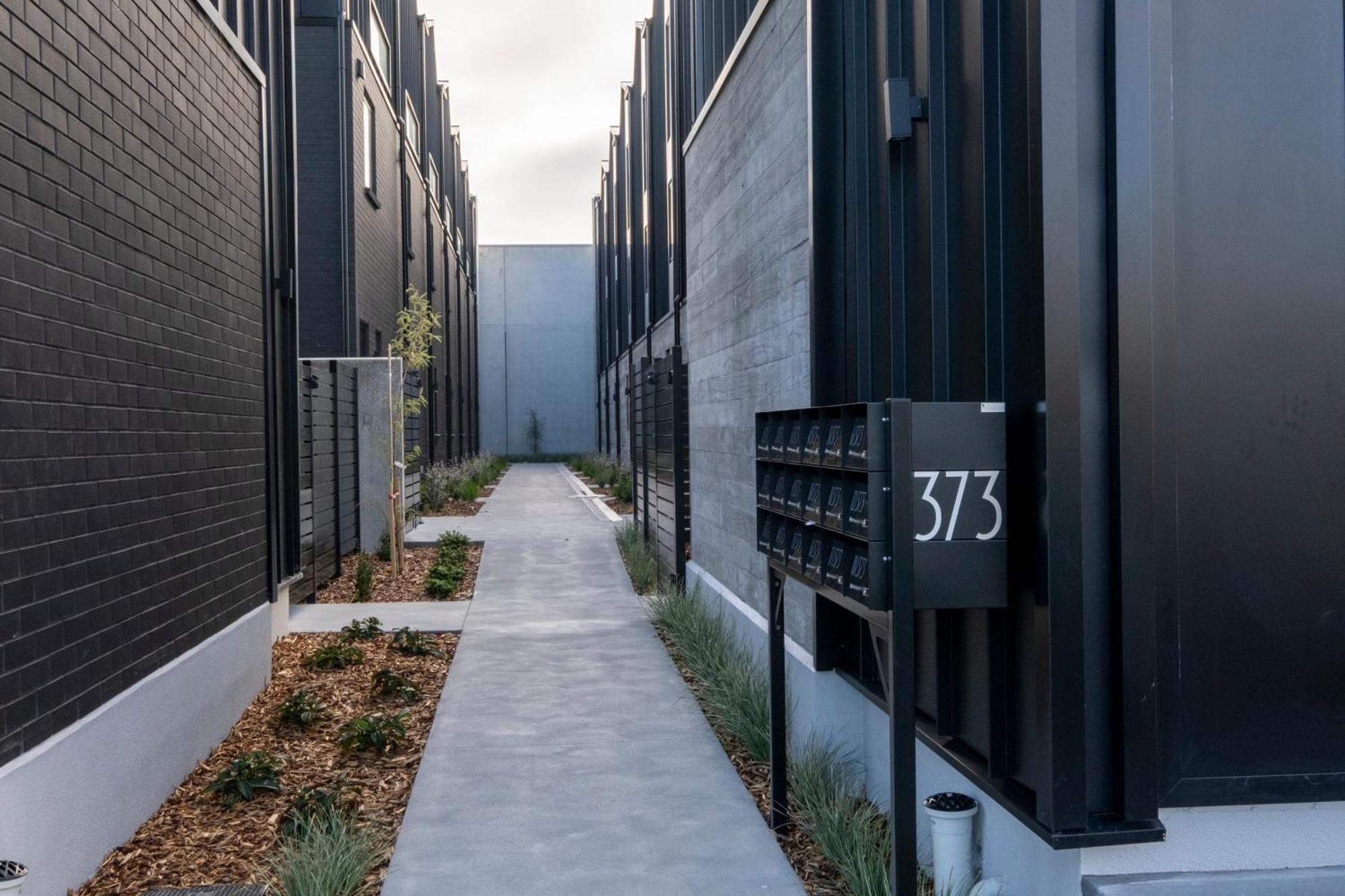 Luxury 2 Bed Townhome In Cbd 크라이스트처치 외부 사진